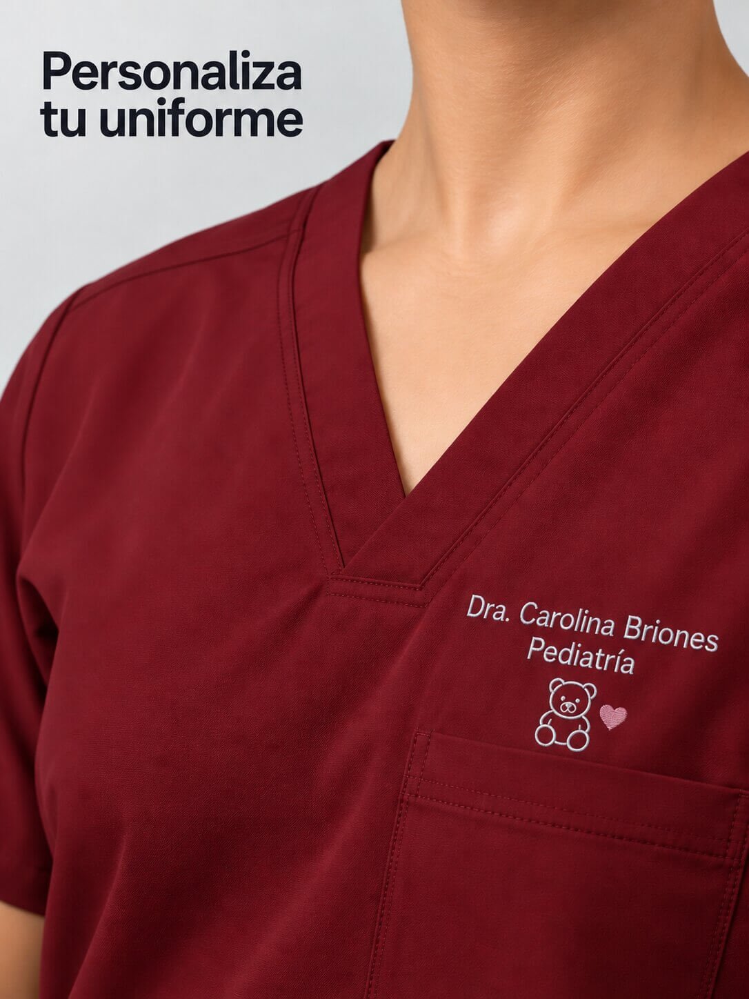 Ejemplo de bordado en uniforme médico para mujer